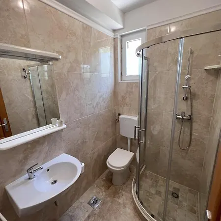 Apartmani Palme Funtana Exterior photo