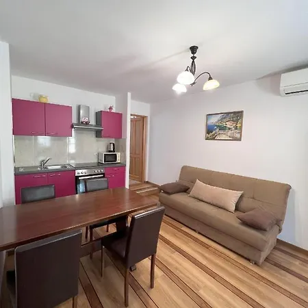 Apartmani Palme Funtana Exterior photo