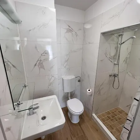 Apartmani Palme Funtana Exterior photo