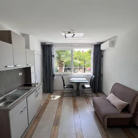 Apartmani Palme Funtana Exterior photo