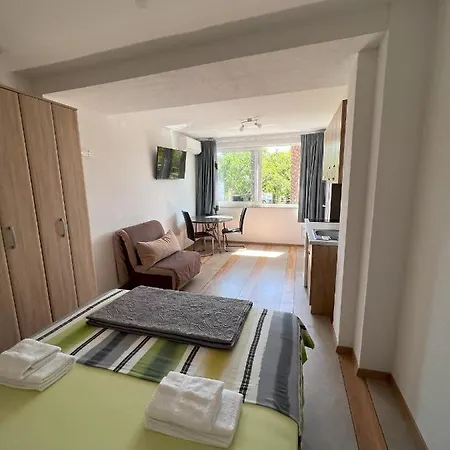 Apartmani Palme Funtana Exterior photo