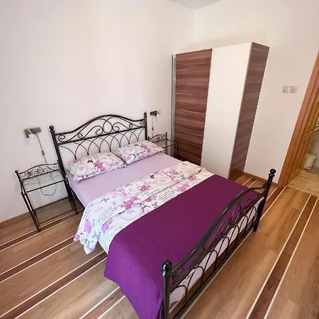 Apartmani Palme Funtana Exterior photo