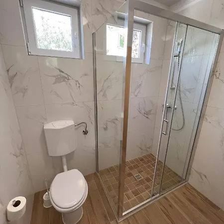 Apartmani Palme Funtana Exterior photo