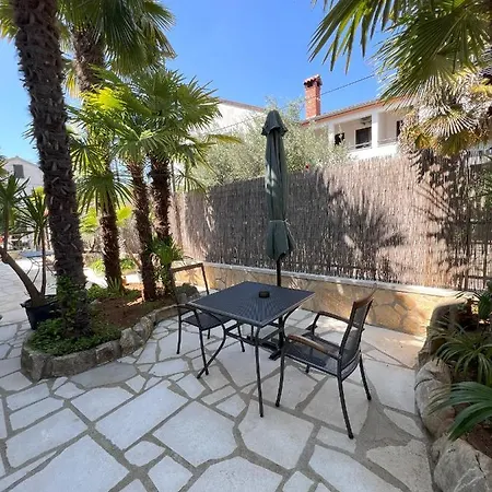 Apartmani Palme Funtana Exterior photo